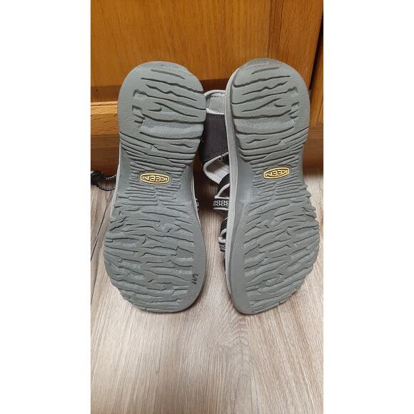 Keen Closed Toe Water Hiking Sandals Gray